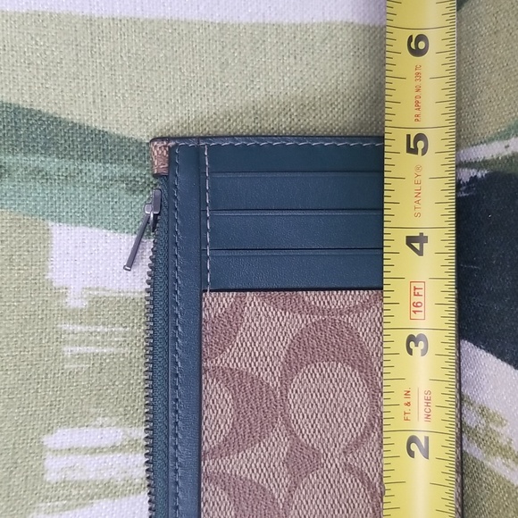 Coach Signature Card Case In Green - Picture 3 of 7